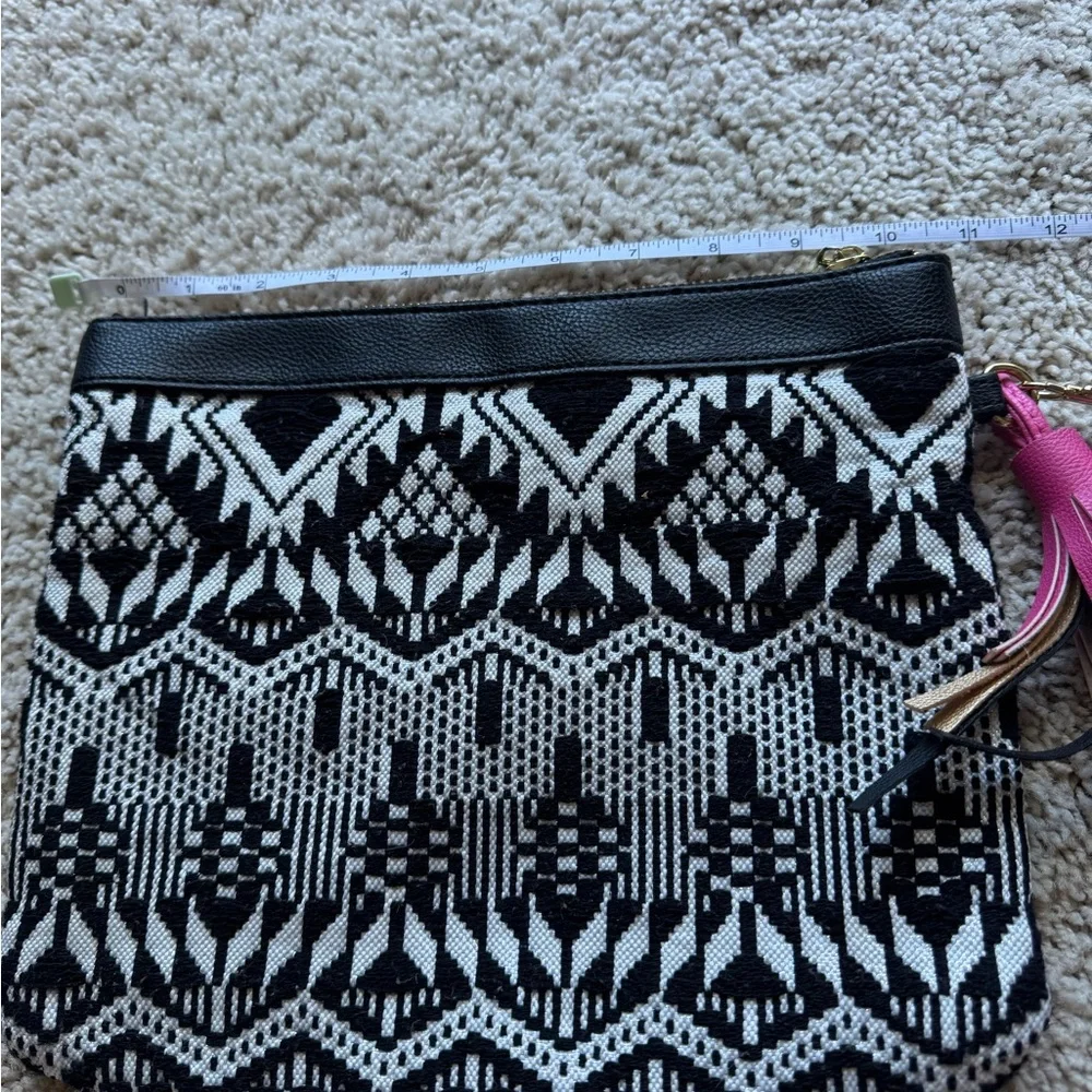 Black and White Patterned Clutch Purse with Pink Tassel Accent for Women EUC